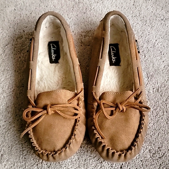 Clarks Shoes - CLARKS Slip-On Leather Slippers - Size 8